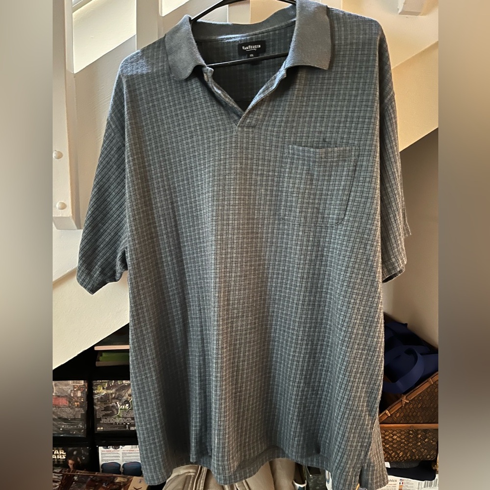 the men’s pullover shirt gray and black size 2X make van heusen